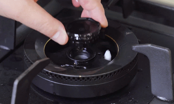 燃气灶突然不能打火？多是这三个问题！学一学，省了不少维修费！