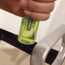 花露水|涂花露水，竟被引燃！7岁女童或终身残疾