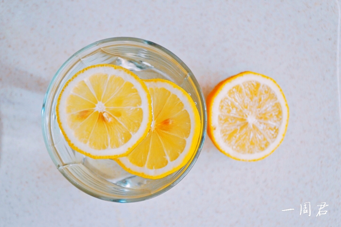 养生|伤胃不浅的5种食物，小米粥、白粥竟在其中！9成国人已中招，难怪越养胃越伤