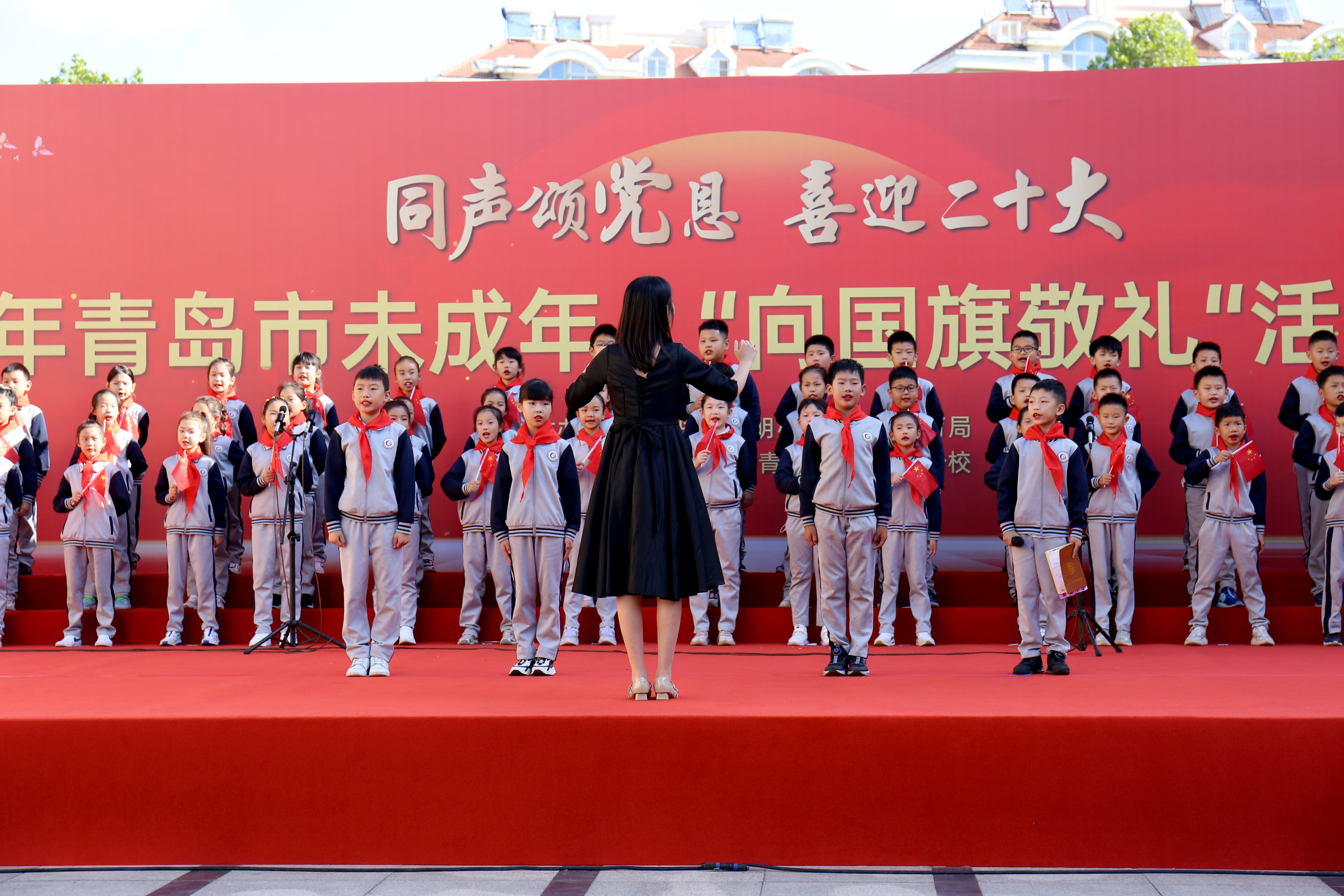3.合唱《我们是共产主义接班人》.JPG