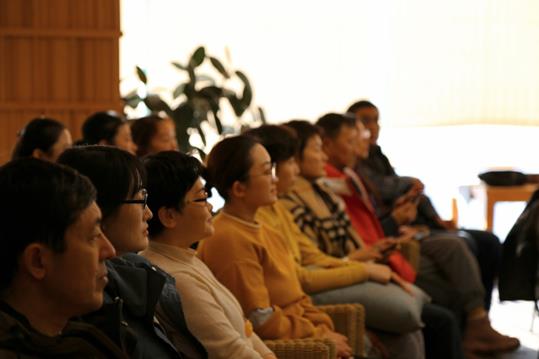 阅读哲学经典，探寻幸福之路！当幸福来敲门——“青岛哲学季”读书会启动