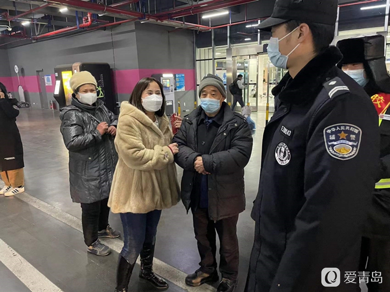 综合交通中心派出所辅警成功帮助群众找到走散的家人