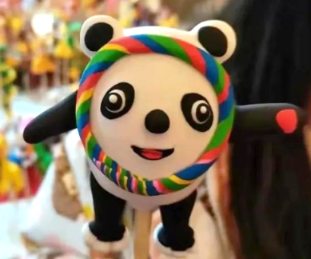 红火！青岛悦荟广场新春首届“皮影戏节”开幕，超“虎”你想象