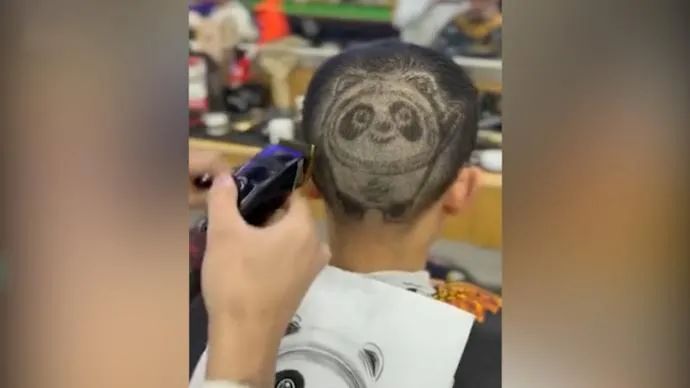 这Tony能处!有冰墩墩发型,他真剪