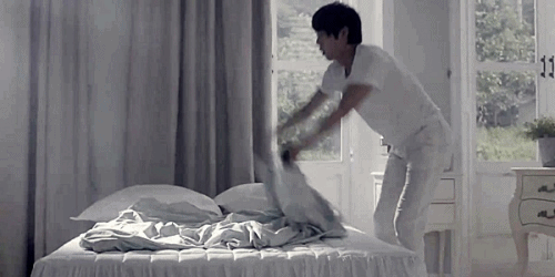 晒被子用错方法不仅白晒，还毁被子！很多人都中招了