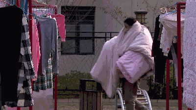 晒被子用错方法不仅白晒,还毁被子!很多人都中招了