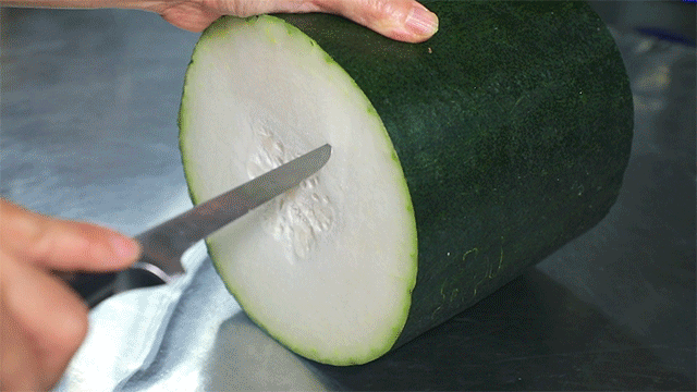 这种瓜堪称“人体水龙头”,夏季常吃,排出湿气祛水肿!越吃身体越轻松~