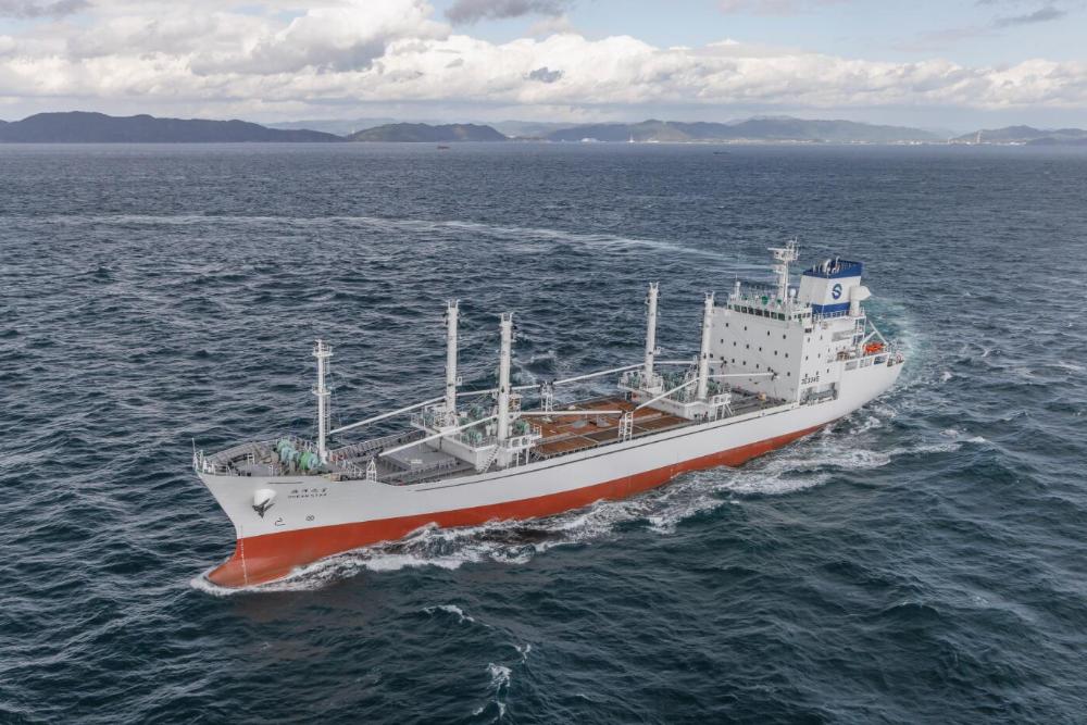 全国首艘超低温冷藏运输加工船在青岛西海岸新区投入使用