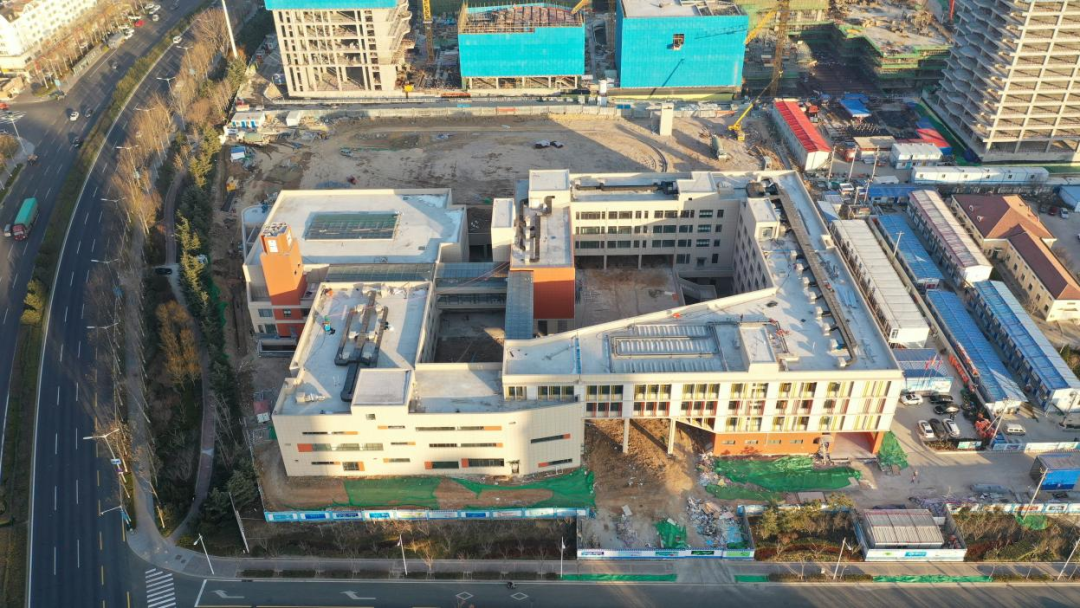 最新!九水东路小学项目进入装饰装修阶段