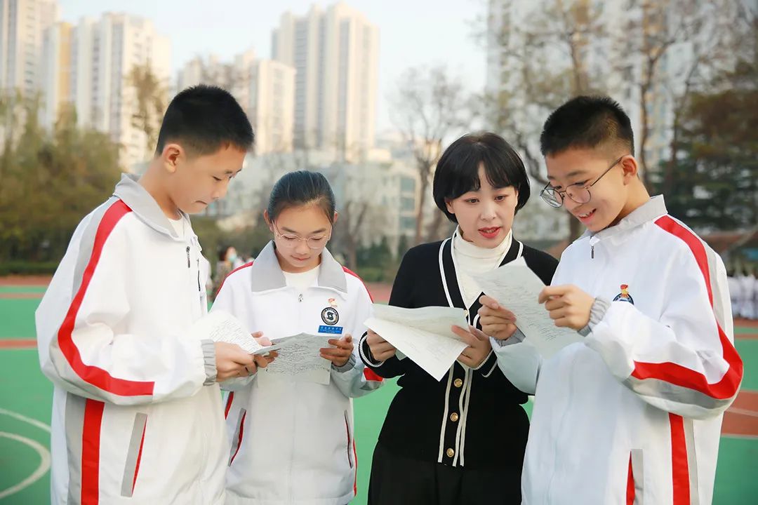 超银年度人物来啦!他们点亮了学生的人生!