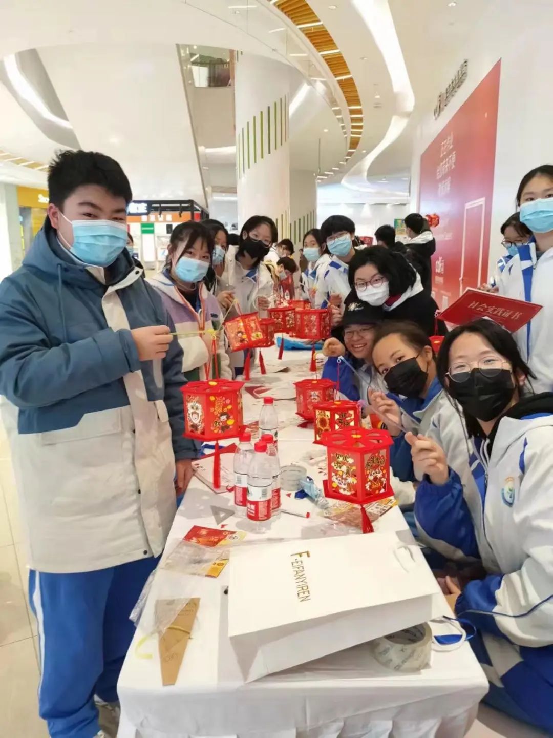 喜迎元宵节！青岛实验初中开展制作手工灯笼活动