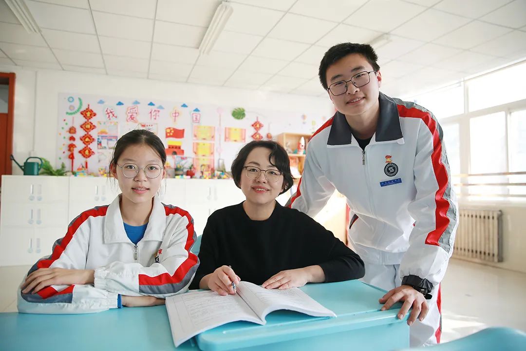 超银年度人物来啦！他们点亮了学生的人生！