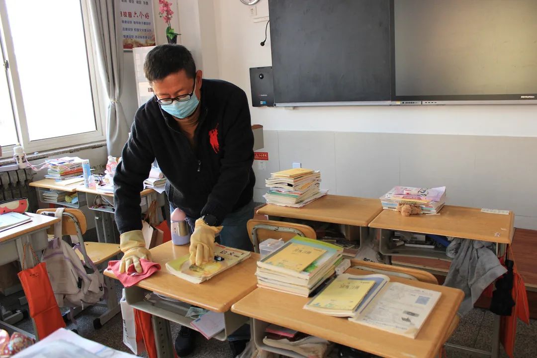 井然有序!青岛各学校开始新的一周教学活动