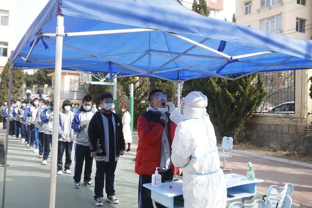 井然有序!青岛各学校开始新的一周教学活动