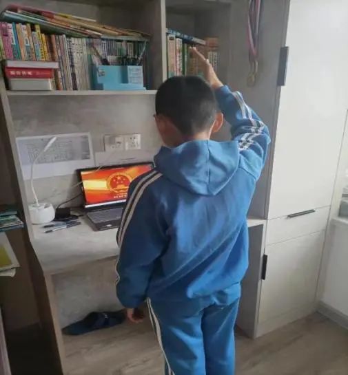 同心战疫！“云”端升旗仪式，有力量！