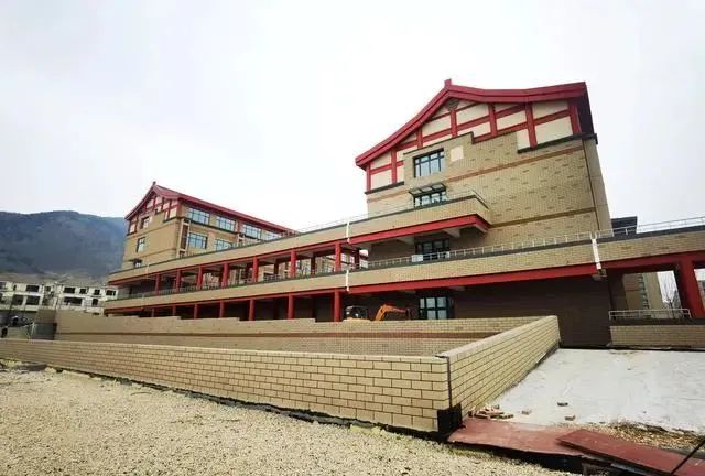 青岛实验初中李沧校区计划五月交付设54个教学班