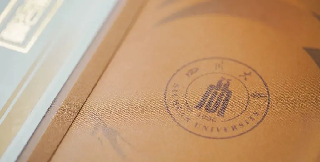 录取通知书“卷”起来了!你想要哪所大学的?