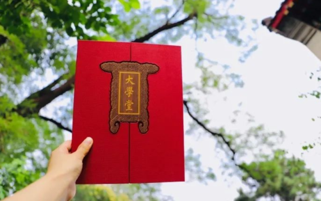 录取通知书是怎么送到你手上的？附录取通知书的6大用途