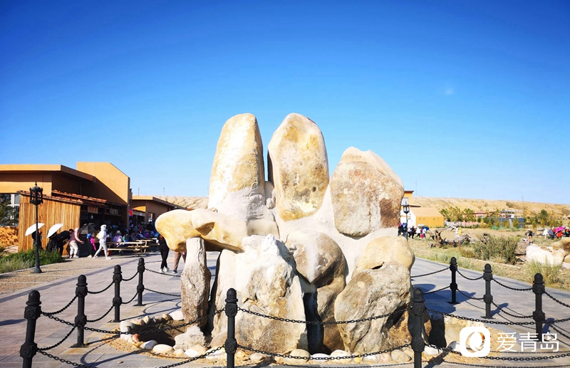 行走中的风景:红妆绿林五彩滩 走进柔情与苍劲的世界