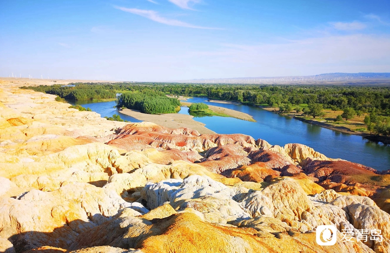 行走中的风景:红妆绿林五彩滩 走进柔情与苍劲的世界