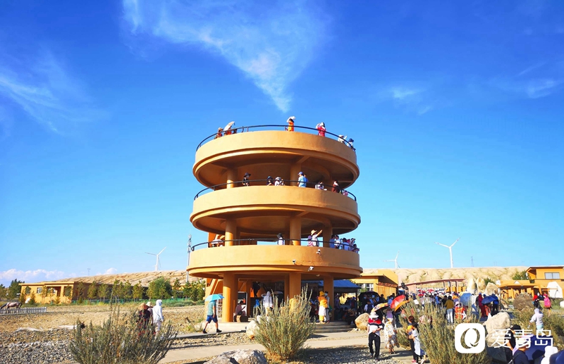 行走中的风景:红妆绿林五彩滩 走进柔情与苍劲的世界