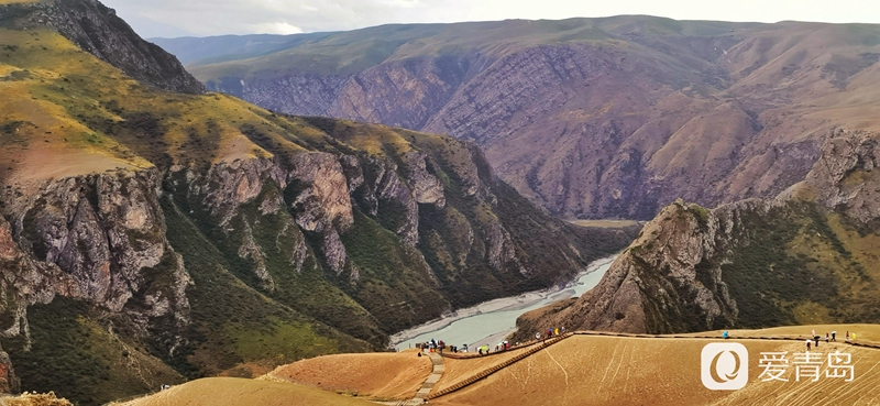 行走中的风景：穿行山脊上的莽原 来喀拉峻感受原始的自然之美
