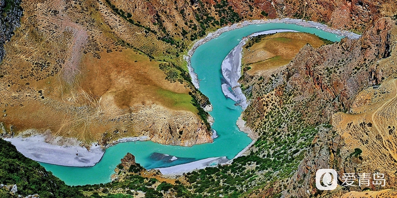 行走中的风景：穿行山脊上的莽原 来喀拉峻感受原始的自然之美