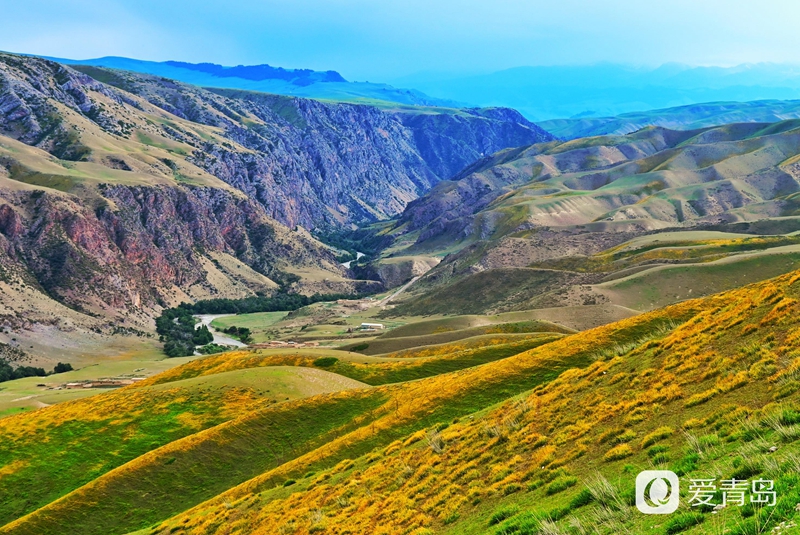 行走中的风景：穿行山脊上的莽原 来喀拉峻感受原始的自然之美