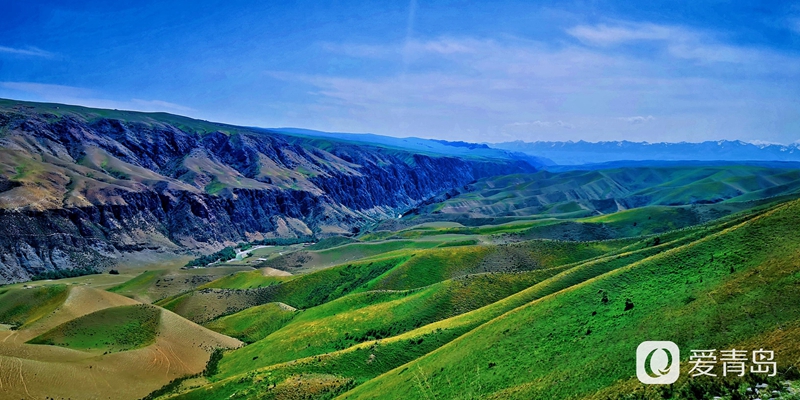 行走中的风景：穿行山脊上的莽原 来喀拉峻感受原始的自然之美