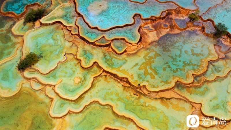 行走中的风景：悠游天府之国沉醉斑斓九寨