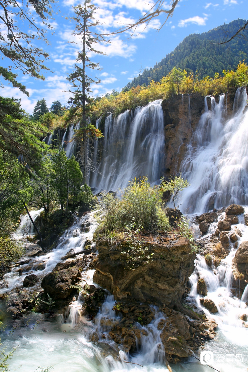 行走中的风景:悠游天府之国沉醉斑斓九寨