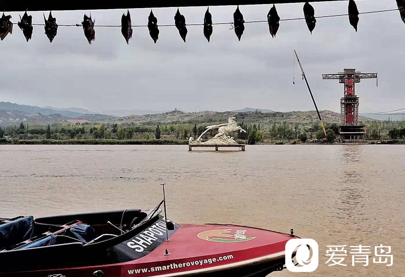 行走中的风景：大漠无疆长河长 驼铃声声美酒香