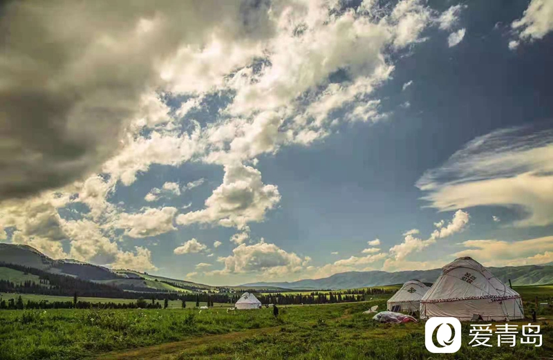 行走中的风景：漫步那拉提草原 邂逅最美晨光！