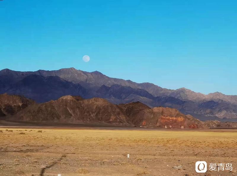 行走中的风景:观水绝美上丹霞 赏纯洁天空之境