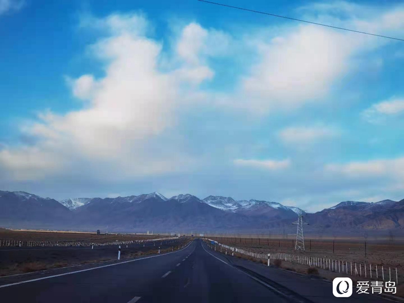 行走中的风景:观水绝美上丹霞 赏纯洁天空之境