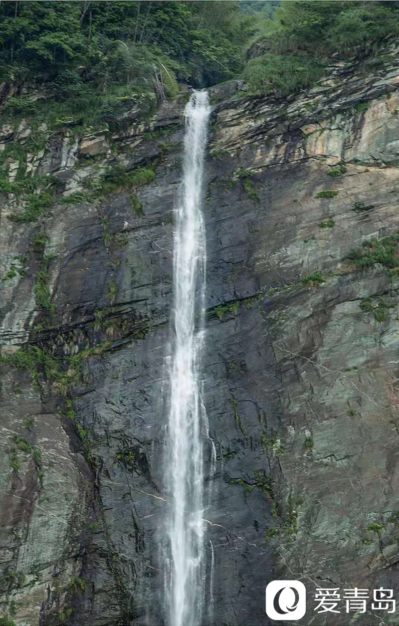 行走中的风景:望壮丽庐山瀑布 叹祖国大好河山