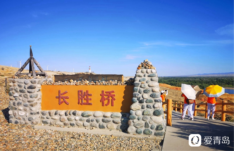 行走中的风景:绝美绚丽五彩滩柔情与苍劲的完美融合