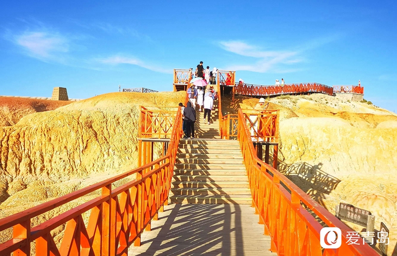 行走中的风景:绝美绚丽五彩滩柔情与苍劲的完美融合