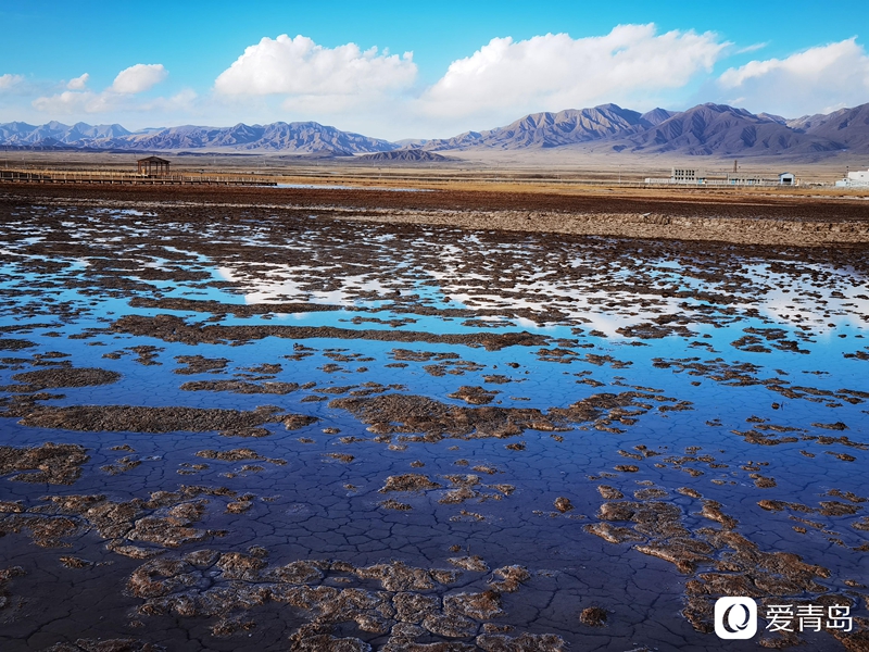 行走中的风景:绝美水上丹霞 群山环抱的人间仙境