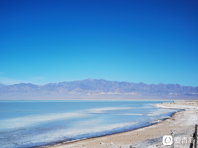 行走中的风景:绝美水上丹霞 群山环抱的人间仙境