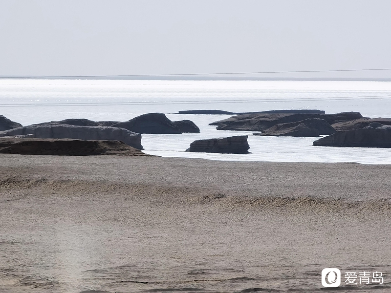 行走中的风景：绝美水上丹霞 群山环抱的人间仙境