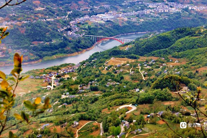 行走中的风景:施恩峡谷大冒险 北纬30°的自然馈赠