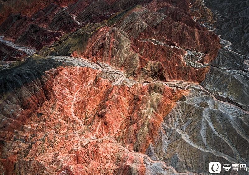 行走中的风景:风光无限青海行 揭秘戈壁深处的“恶魔之眼”