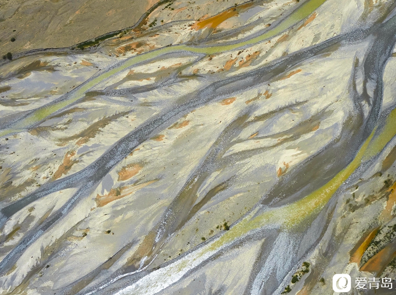 行走中的风景:风光无限青海行 揭秘戈壁深处的“恶魔之眼”