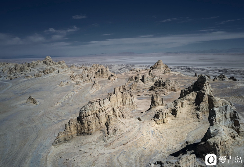 行走中的风景:风光无限青海行 揭秘戈壁深处的“恶魔之眼”