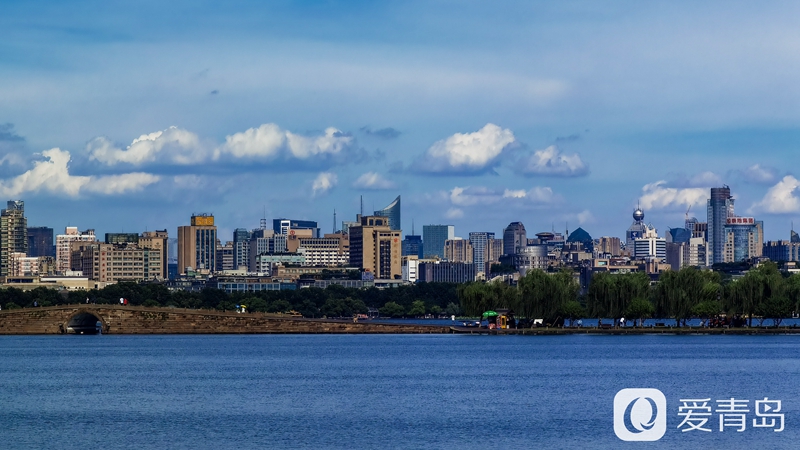 行走中的风景：醉美西湖夏日行 映日荷花别样红