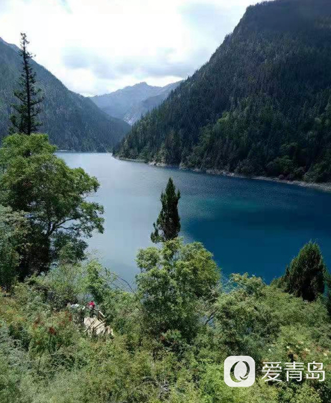 行走中的风景:秋韵九寨沟 绿水青山间的人间秘境